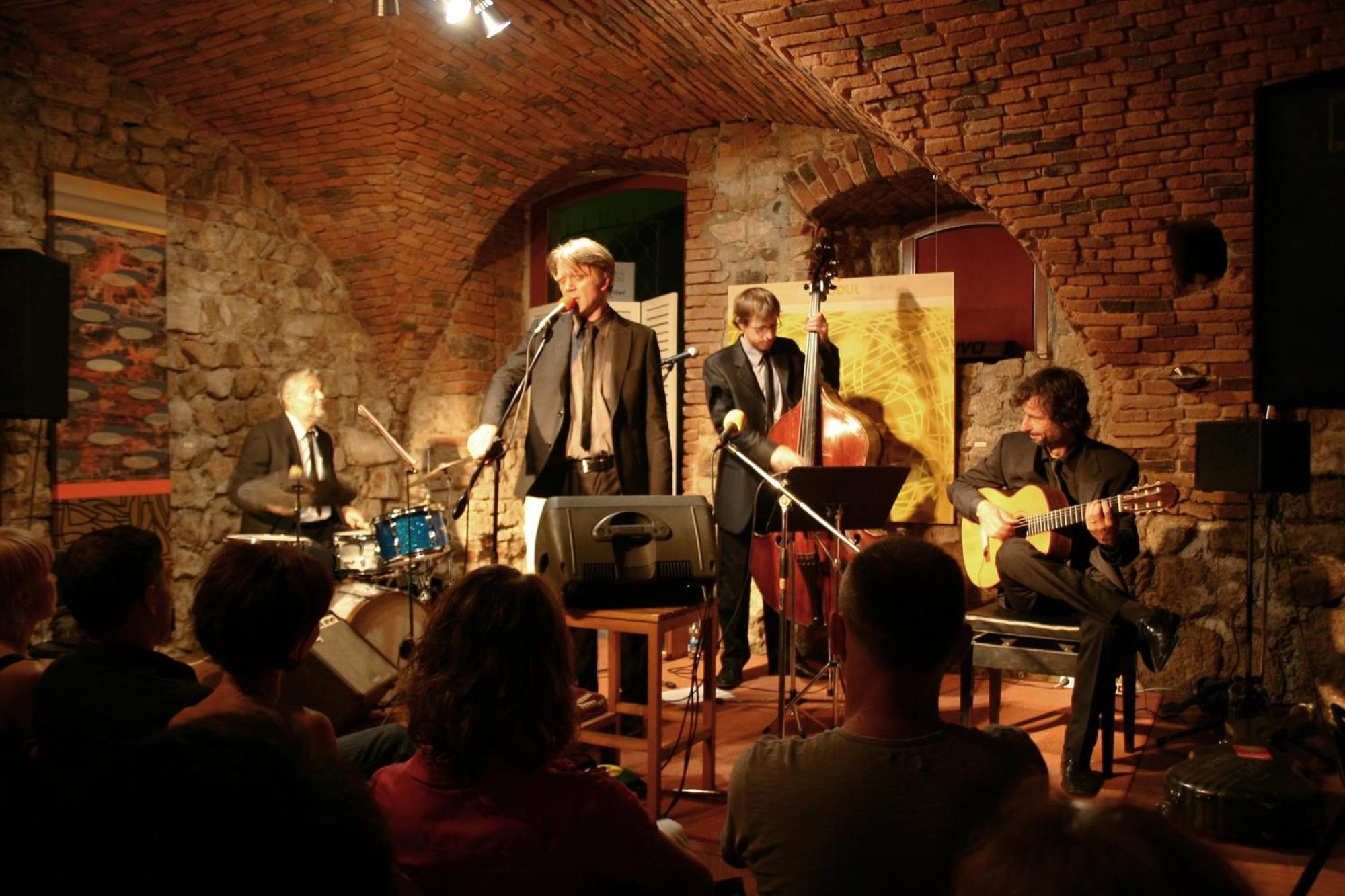Muzikafe - Home Of Culture Птуй Екстериор снимка